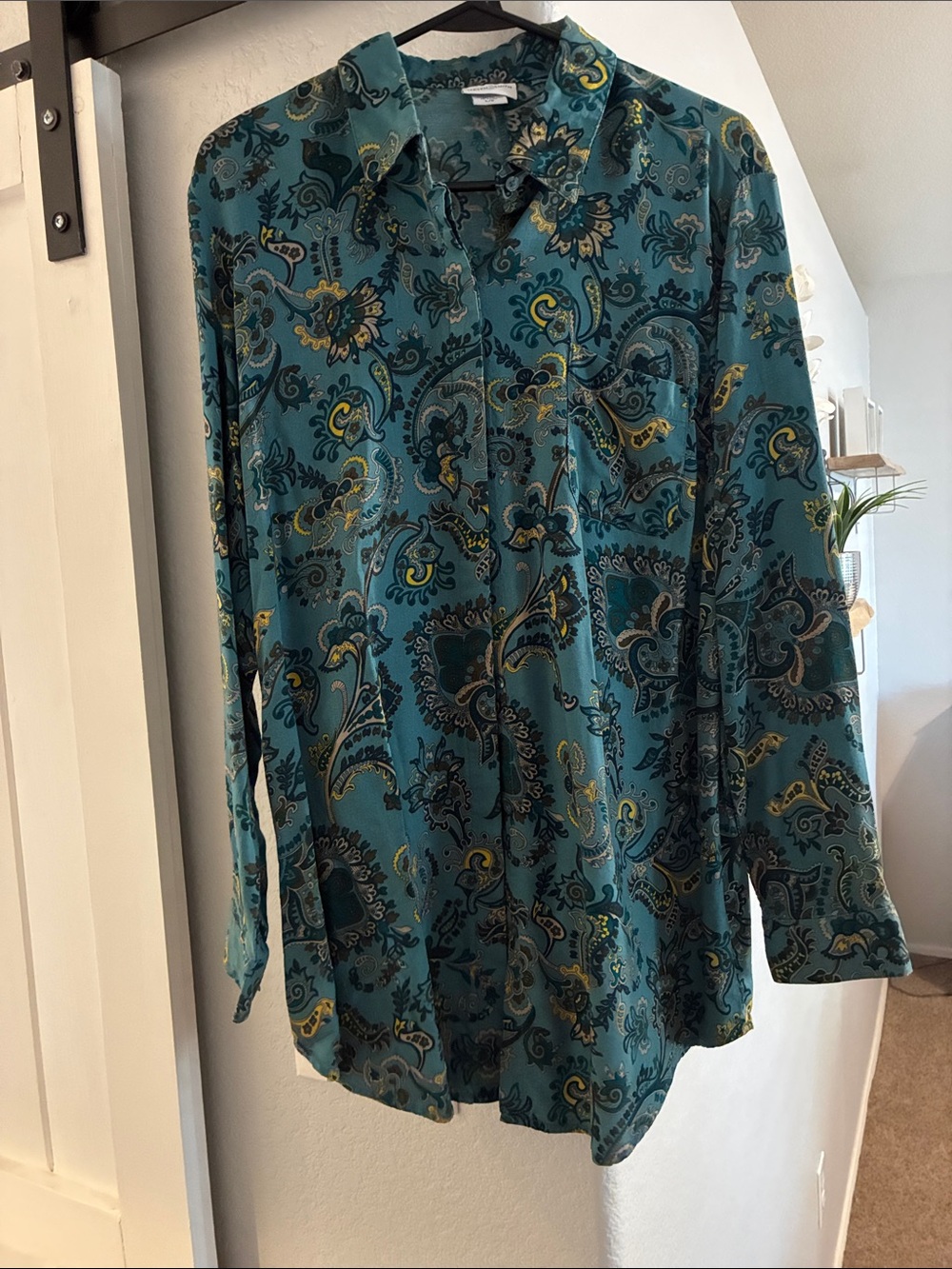 Vintage NWOT! Jaclyn Smith Teal Paisley Button-Down Shirt with Gold Accents